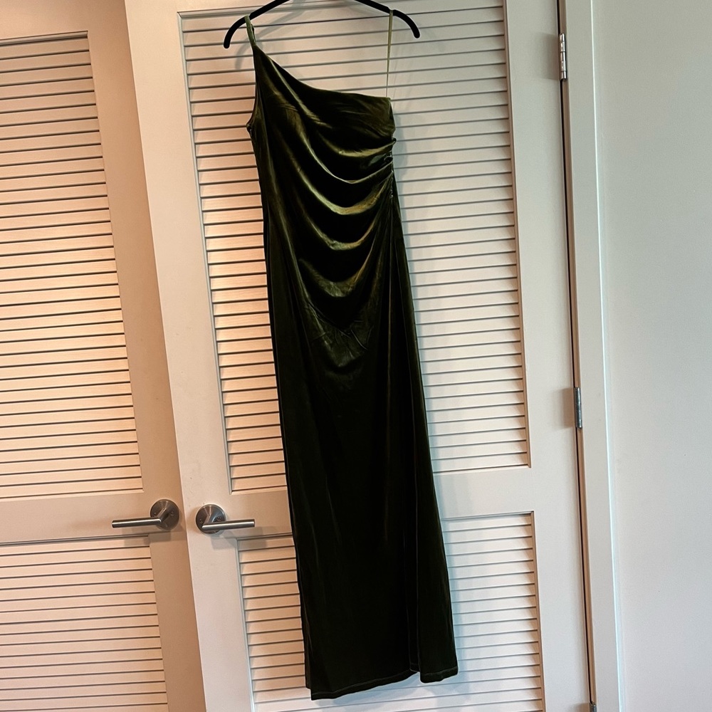 Revelry Jade Velvet Dress in Olive 612